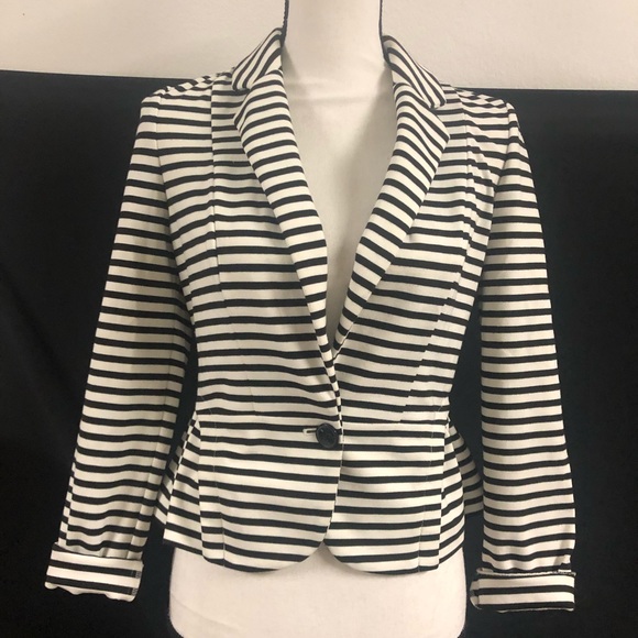 Elle Blazer Jacket - Picture 2 of 6
